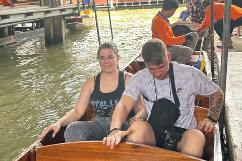 Dalla ferrovia alla via d&#039;acqua: Esplorare la ferrovia e il mercato galleggiante