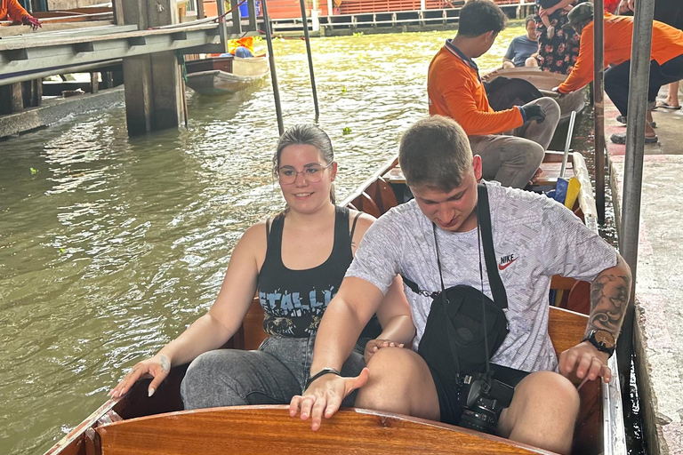 Dalla ferrovia alla via d&#039;acqua: Esplorare la ferrovia e il mercato galleggiante