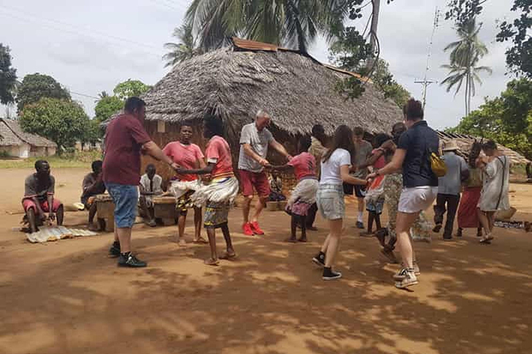 Mombasa: tour a piedi della città e tour del centro culturale Bombolulu