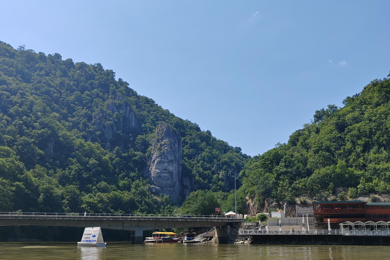 Fortaleza de Golubac y Puertas de Hierro + paseo en barco opcional