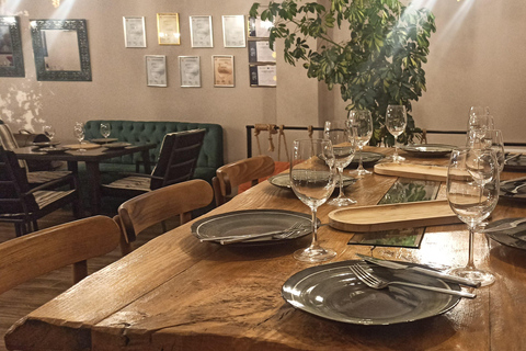 Dzegvi/Tbilisi: Winery Tour with Wine Tasting and Lunch