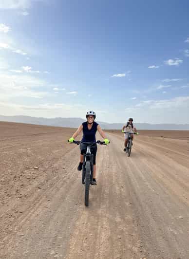 Marrakech : expérience e-bike entre désert d'agafay et lac avec déjeuner - bivouac
