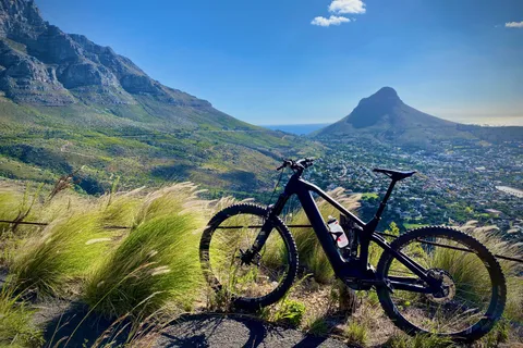 Cape Town: Guided Bike Tour with Signal Hill and Clifton …