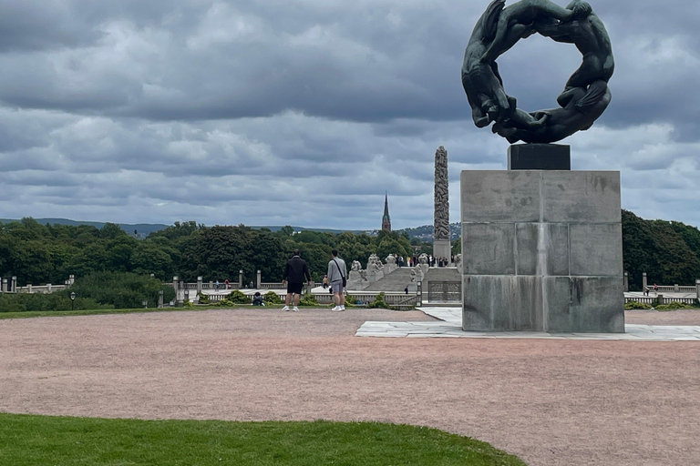 Oslo: tour guidato a piedi del Parco VigelandOslo: tour guidato a piedi nel Parco Vigeland