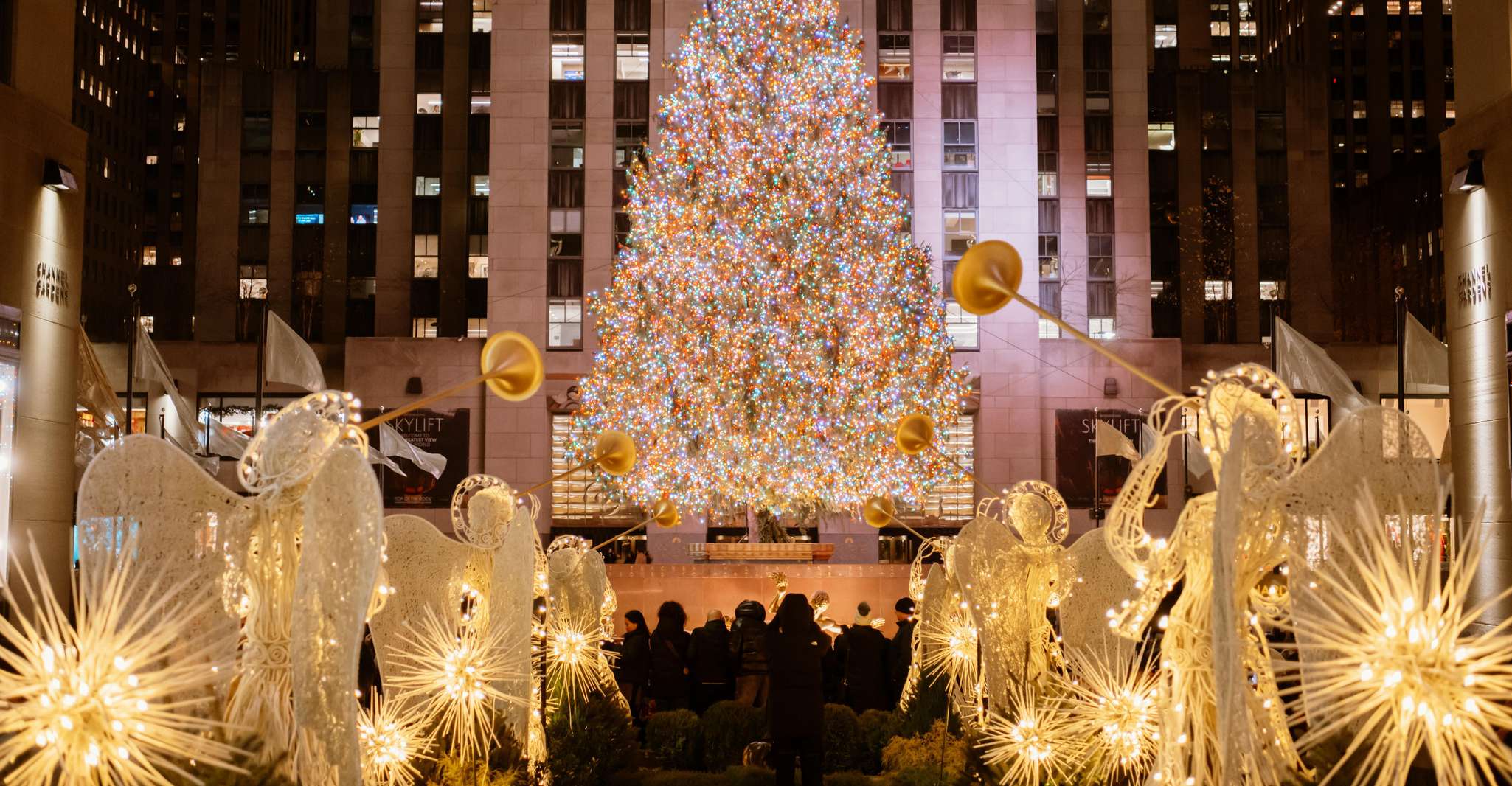 NYC: VIP Rockefeller Center Tour with Observation Deck Entry
