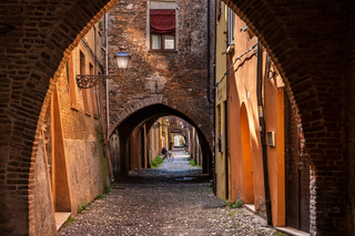 Ferrara: Guided Walking Tour of the Historic Old Town
