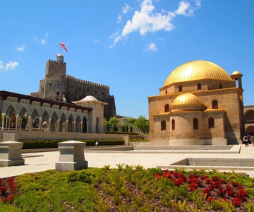Tbilisi: Vardzia, Rabati and Borjomi Shared Guided Day Trip
