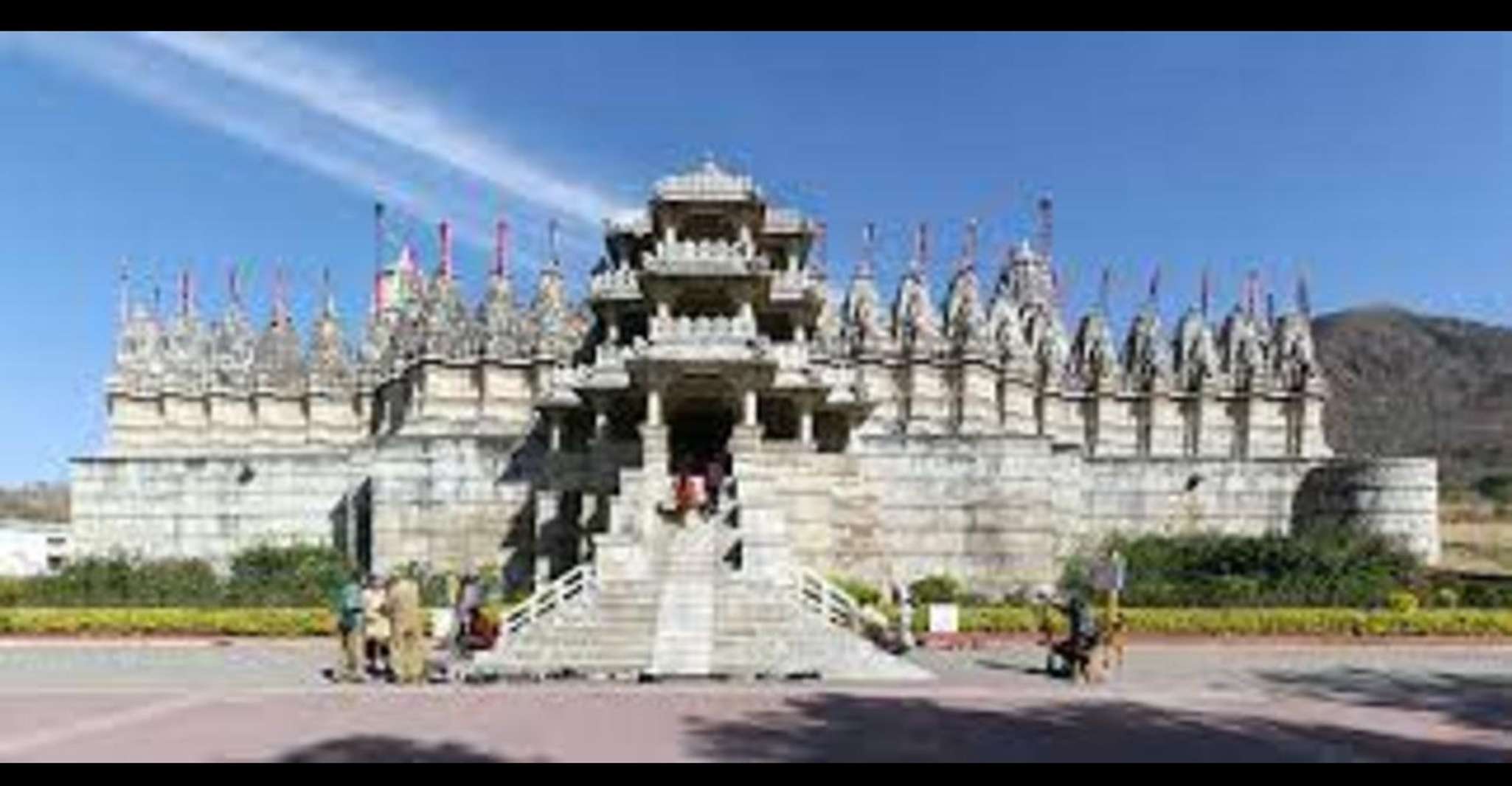 Udaipur,Ranakpur,Kumbhalgar same day tour - Housity