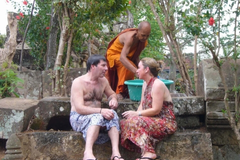 Siem Reap Cambodjaanse boeddhistische waterzegening en lokale marktSiem Reap Cambodjaanse boeddhistische waterzegening en marktbezoek
