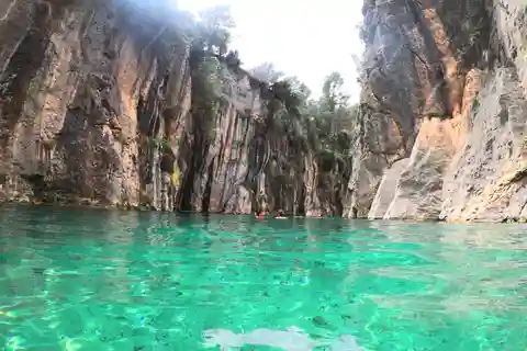 Vanuit Valencia: Montanejos met raften, kajakken of wandelen