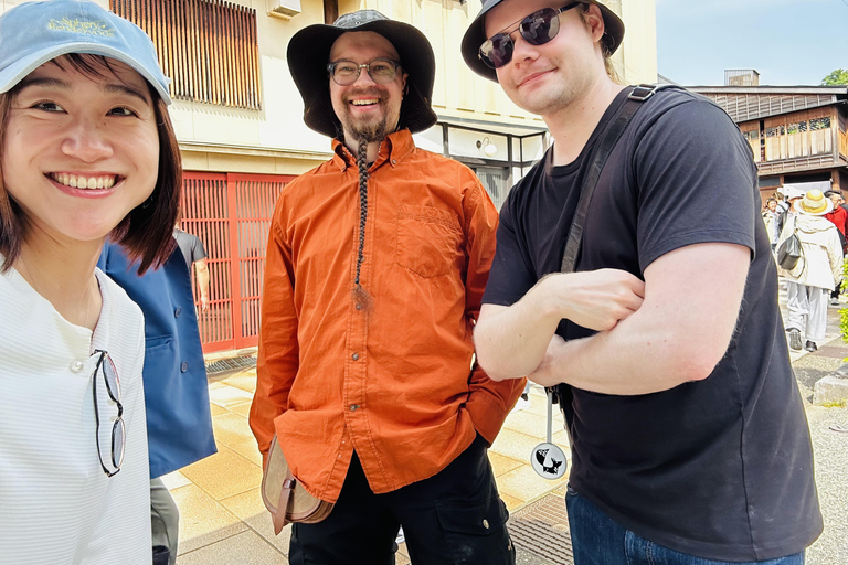 Kanazawa: Morning Geisha District Walk & Local Café