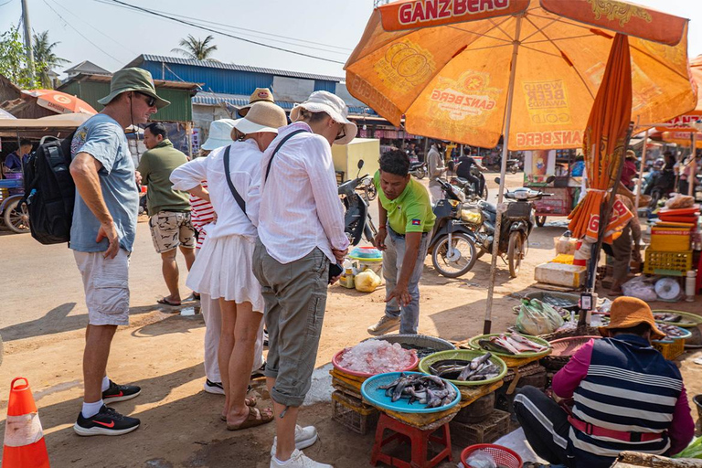 Siem Reap: City Highlights Tour & APOPO Hero Rat Experience Vespa Option + English Guide