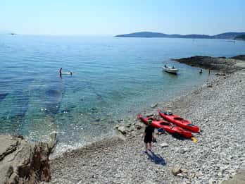 Lumbarda - Sunset Kayak Tour with a Picnic - Wine and Sweets