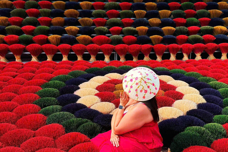 Hanoi : Pueblo del Incienso, Visita a la Fabricación de Sombreros y Calle del TrenTour de día completo : Pueblo del Incienso - Fabricación de Sombreros y Arte de la Laca