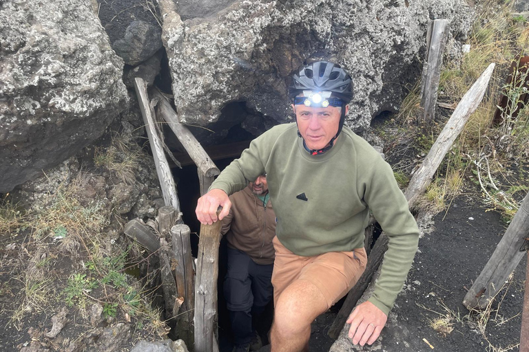 Excursion en Jeep sur l’Etna : depuis Catane, Zafferana Etnea, TaormineETNA JEEP TOUR. TAORMINE Prise en charge