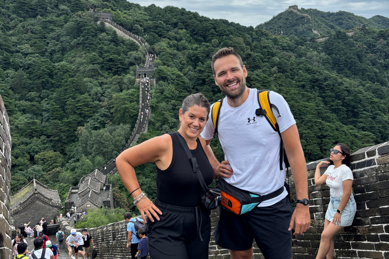 Beijing: Tiananmen Square & Great Wall Private Tour Russian-speaking tour guide
