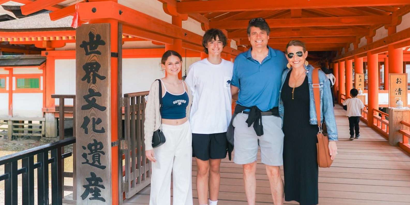 Hiroshima & Miyajima Private Custom Tour with Local Guide