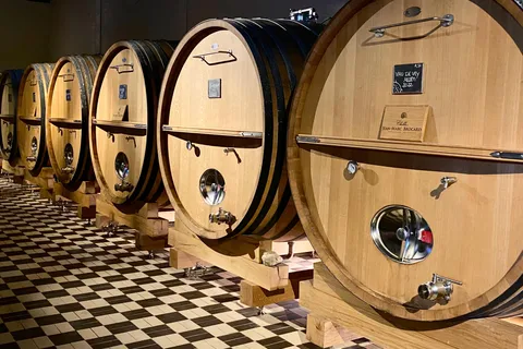 15 Burgundi borok Chateau Pommard, Chablis Kiscsoportos borok