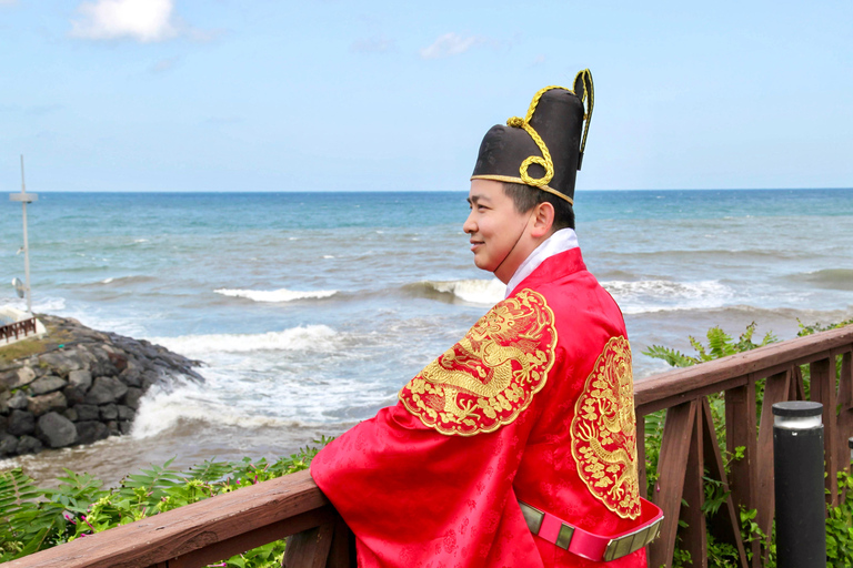 Jeju: K-drama Hanbok Photoshoot & Private Guided Tour