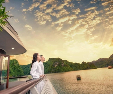 Hanoi: 3-Day Ninh Binh & HaLong Bay 5-Star Cruise