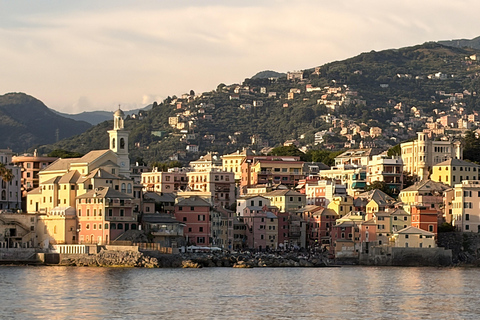 Genoa: Sunrise Boat Tour to Boccadasse with Live Concert