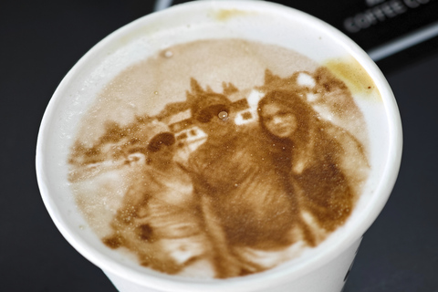 Shanghai: Zhujiajiao Water Town with Tea Ceremony Experience Zhujiajiao Water Town with Tea Ceremony & Boat Ride