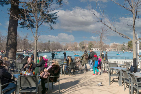 Madrid: Skip-the-Line Rowing Boat Ticket at El Retiro Park