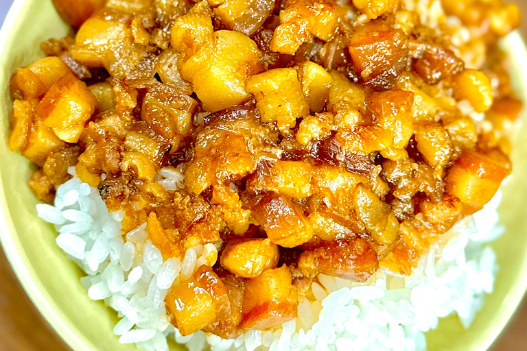 Taipei Ningxia Night Market Food Walking Tour（incl. 10 Food） Private Tour