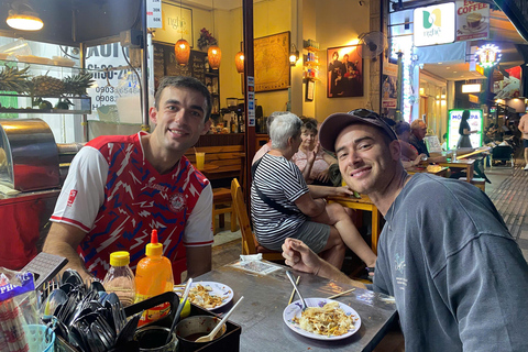 Ho Chi Minh City: Michelin Food Tour with Live Music Group Tour (Spanish)