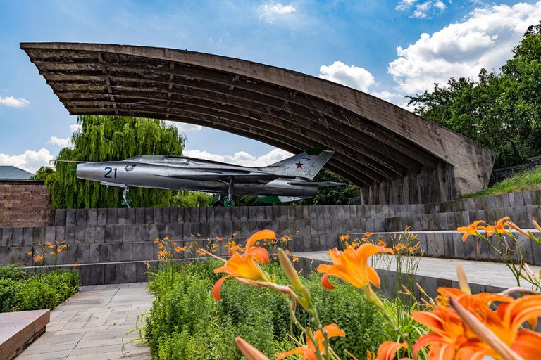 From Tbilisi: Private Armenia Day Trip with Monastery