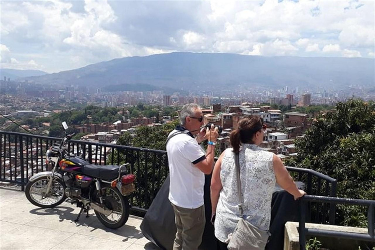 Medellin: Pablo Escobar Tour and Comuna 13