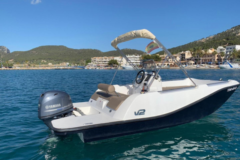 Barcelona: No license needed Boat Rental 4h Boat Rental up to 6 people