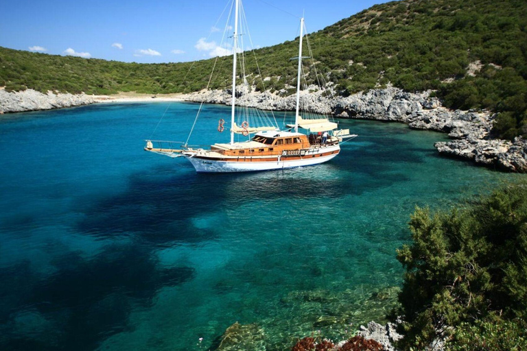 Fethiye: Private Boat Tour with BBQ and Hotel Transfer