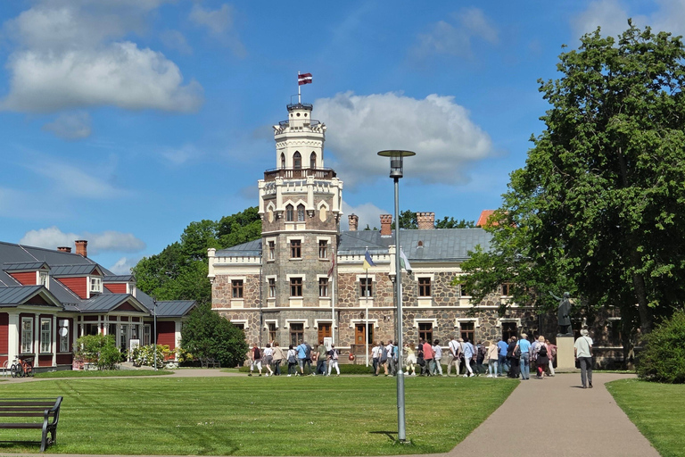 From Riga: Turaida & Sigulda Day Trip with Guide