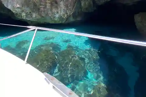 Trapani: Marettimo Island and Sea Caves Boat Tour with Lunch