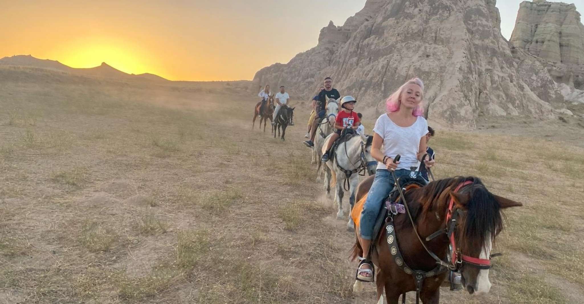 Göreme/Uçhisar, Love Valley Sunset Horseback Riding Tour - Housity