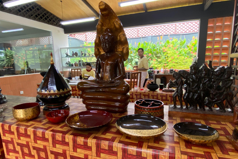 Siem Reap: Silk Farm & Killing Fields TukTuk Tour