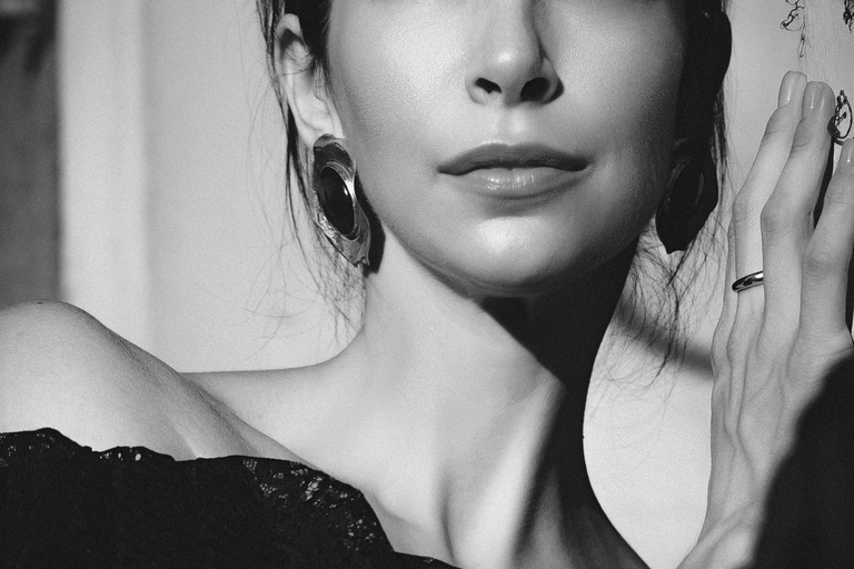 Luxembourg: Private Photo Session – Capture Stylish MemoriesPremium Session — 60 minutes | 12 edited photos | €170