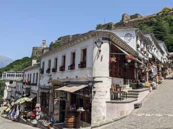 Sarandë: Tour Gjirokaster,Blue Eye & Lekursi Castle