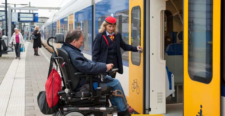 Amsterdam: Train transfer From/To Zaandijk Zaanse Schans photo 4