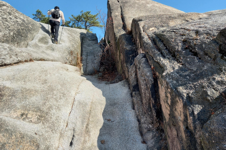 Randonnée dans les montagnes de Bukhansan - 6 heures