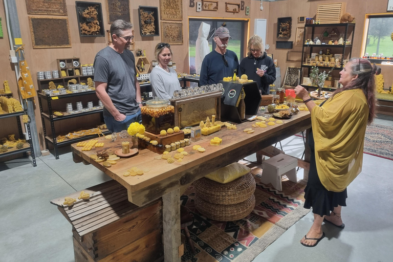 Auckland: Full-Day Jade Carving, Honey Tasting & Wine Tour