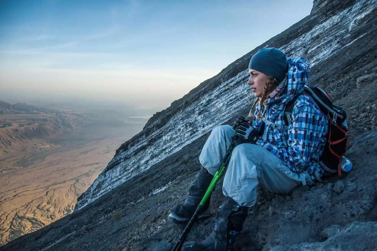 Safari de 3 días por el lago Natron | Trekking por el Ol Doinyo LengaiSafari de 3 días en el lago Natron | Caminata por el Ol Doinyo Lengai