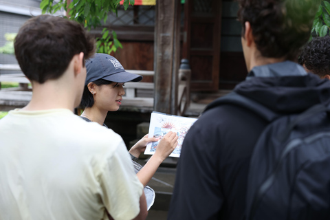Tokyo: Old Tokyo Walk with Yanaka Retro Street & Nezu Shrine