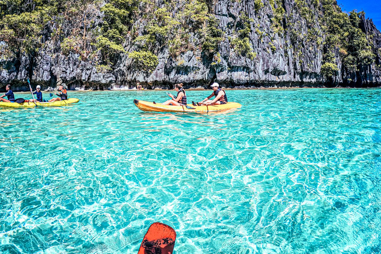 El Nido: Island-Hopping Shared Boat Tour with Drone Shots