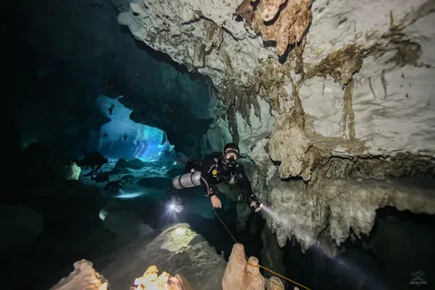 From Cancun: 2 Dives in Cenote Dos Ojos for Certified Divers