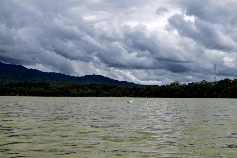 Duluti-See: Kanufahren, Naturwanderung und ExtraKajakfahren, Spaziergang in der Natur und Töpferkurs