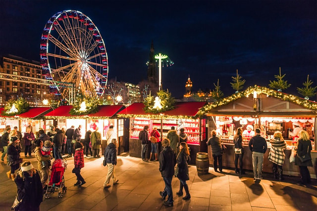 Edinburgh Christmas Market and Old Town Walking Tour Special