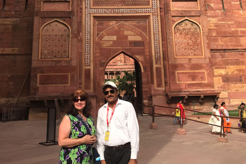 泰姬陵与阿格拉堡之旅（含标志性摄影环节）探索泰姬陵（仅限导览）