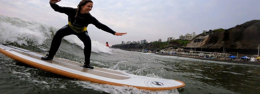 Lima : Cours de surf à Playa Makaha, dans le quartier de Miraflores